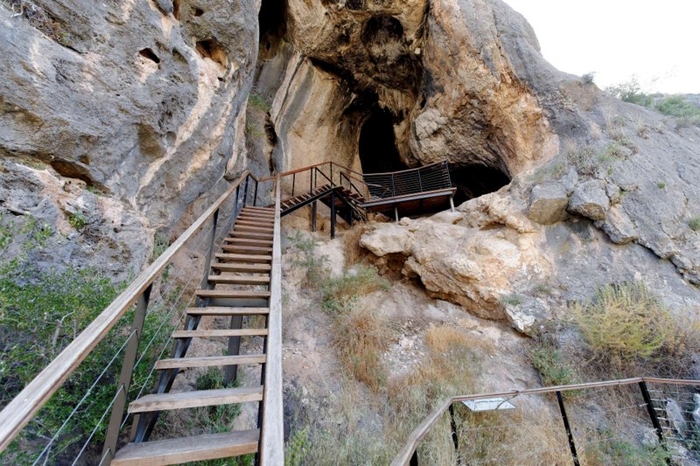 The Cueva-sima de la Serreta, Cieza