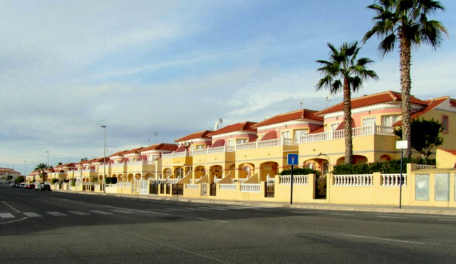 Residential areas Orihuela: Villapiedra and La Regia