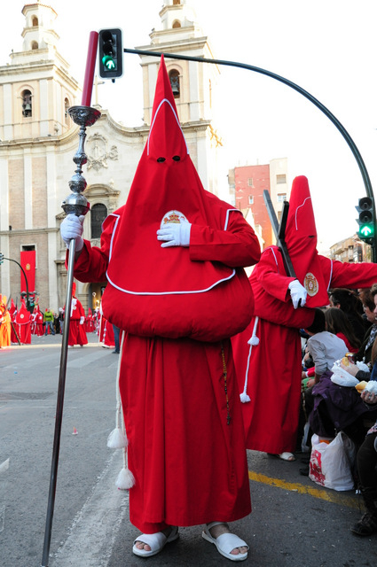 Murcia Semana Santa: Coloraos stain Murcia red with the blood of Christ