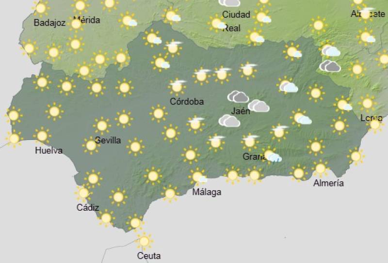 Andalucía weekend weather forecast Aug 7-10: Hot with possible storms and strong coastal winds