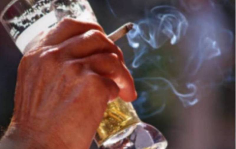 Spain moves forward with smoking ban on bar and restaurant terraces