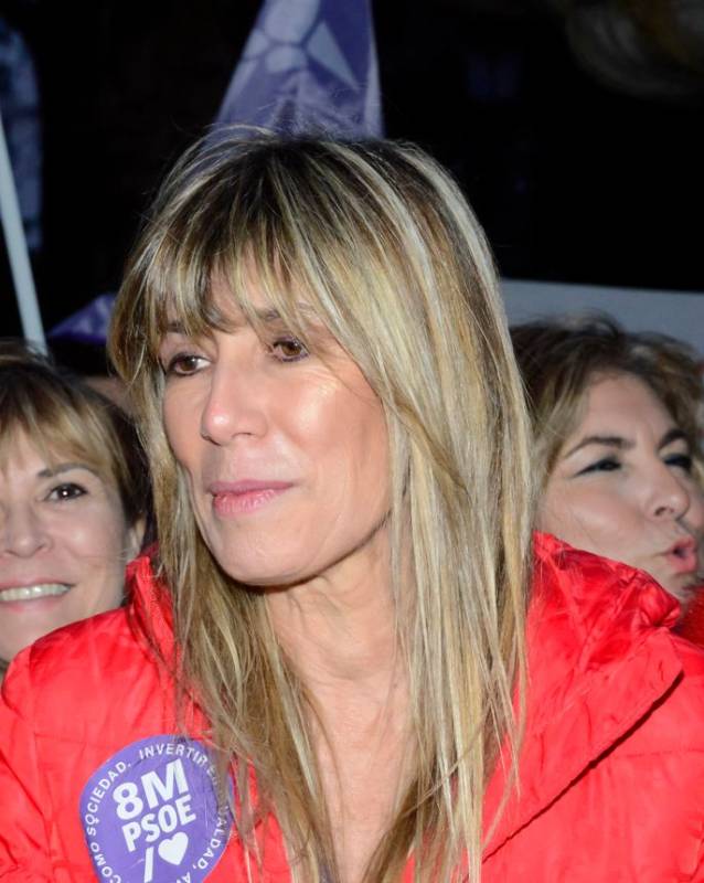 Spain President's wife charged in corruption investigation