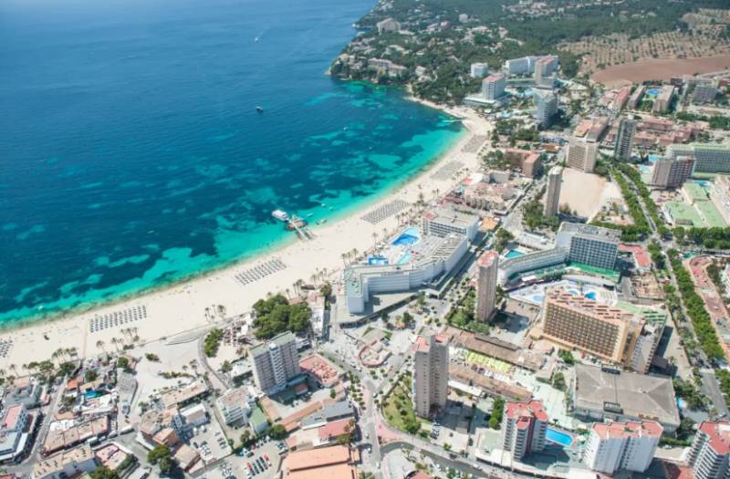 Spain's most famous party town has a new tourist route and it's all about the perfect selfie